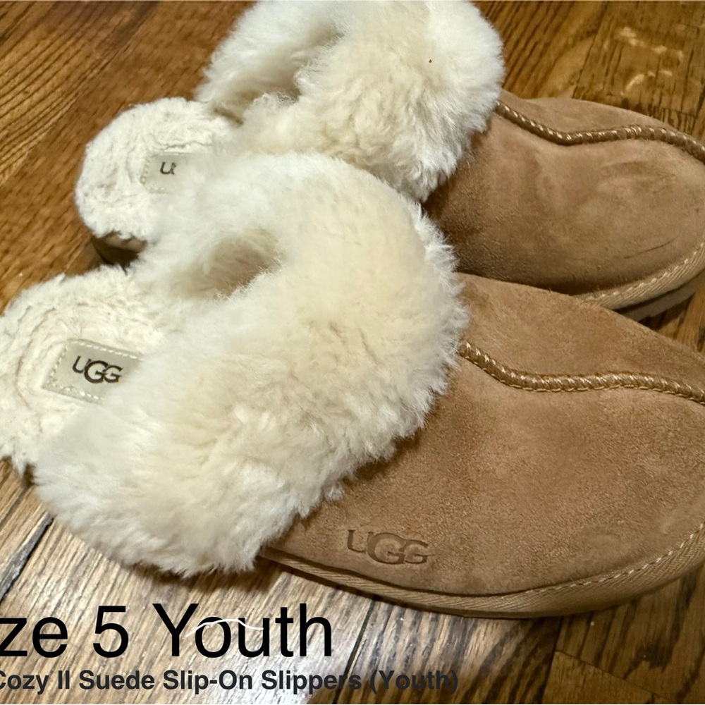UGG Kids Cozy Suede Slip-On Slippers - Chestnut